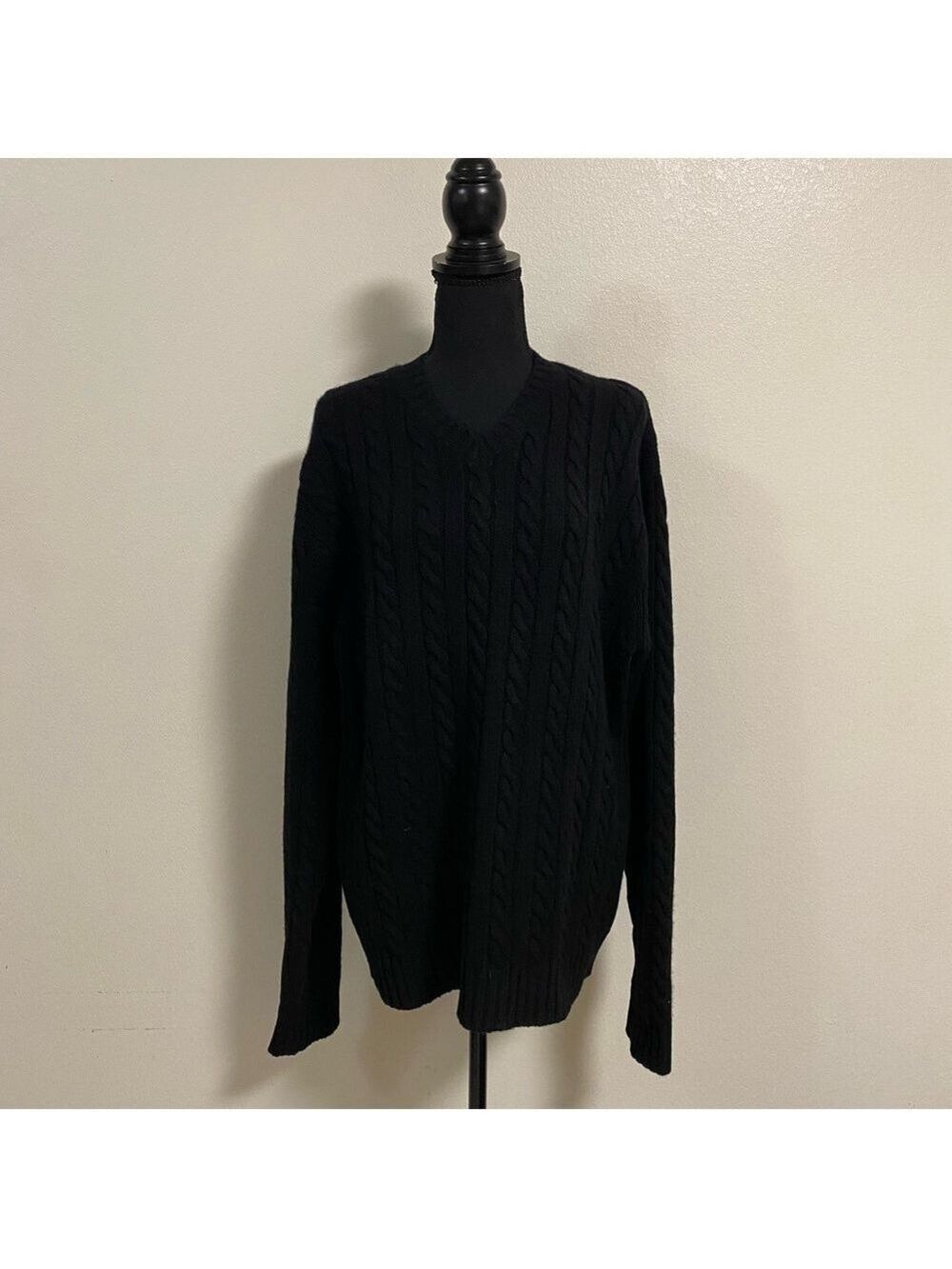 J. Crew Sweater Men’s Size XL Black Cashmere V neck cable knit Sweater